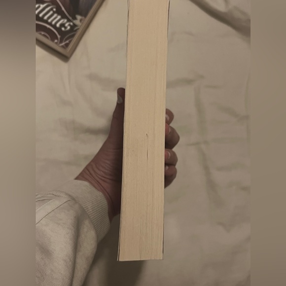 Bloodlines and The Golden Lily by Richelle Mead Book 1 & 2 - Picture 6 of 6